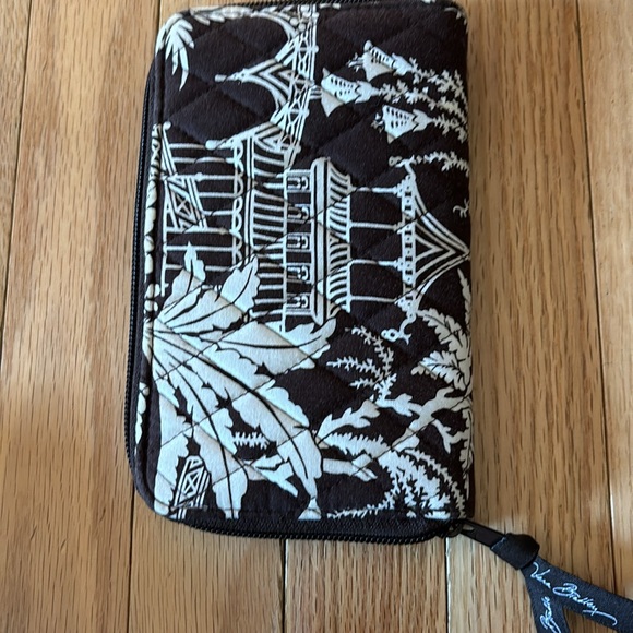 Vera Bradley large tote with matching wallet. Sold as a set. - Picture 4 of 4